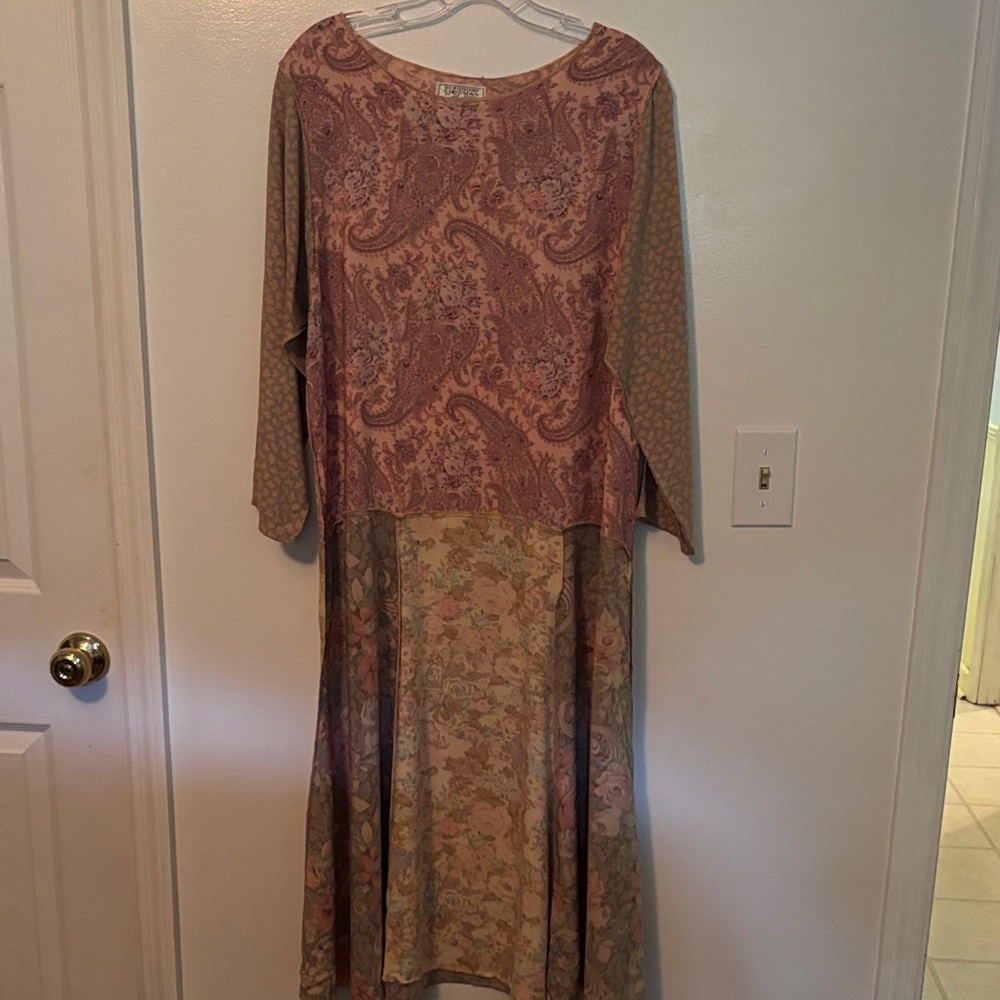 Elegant Paisley Long Sleeve Dress